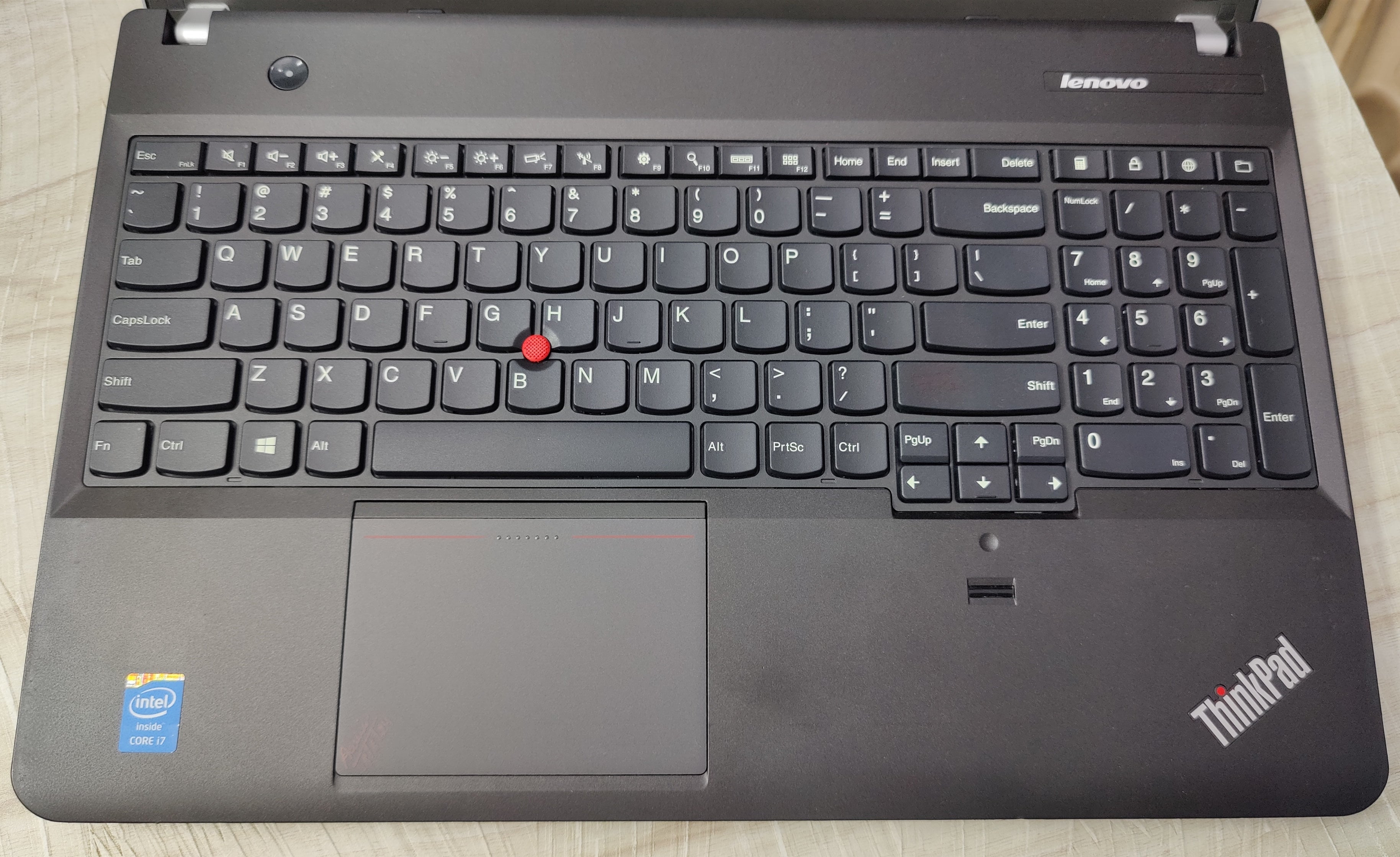 Lenovo i7 6th 8GB 256GB WIN10 1 YEAR Warrenty With Bag + Gifts